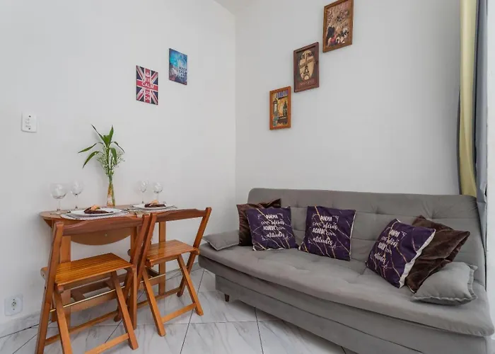 Conforto E Localizacao Perfeita Em Copacabana!